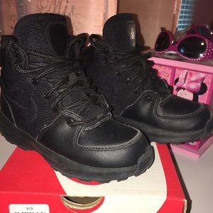 Boys Nike boots